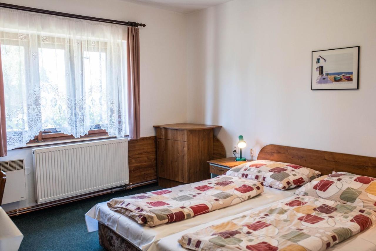 Hotel Penzion U Dřevěného ptáka Protivín Esterno foto